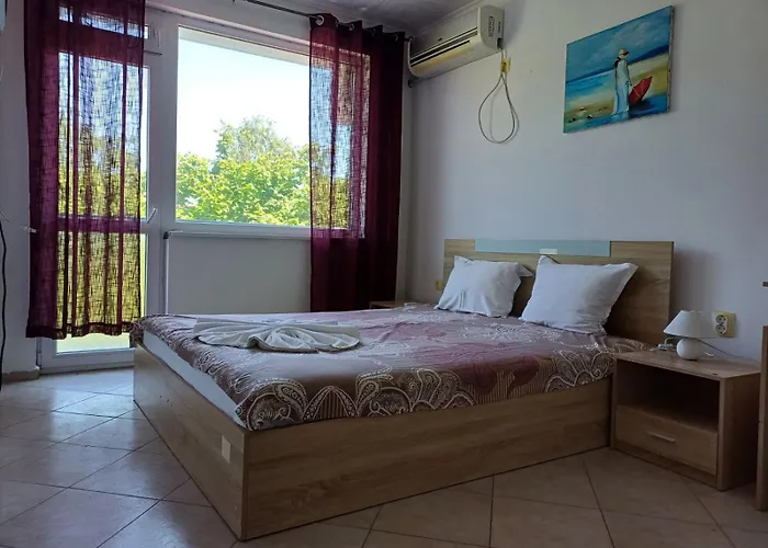 крин Konukevi Sinemoretz