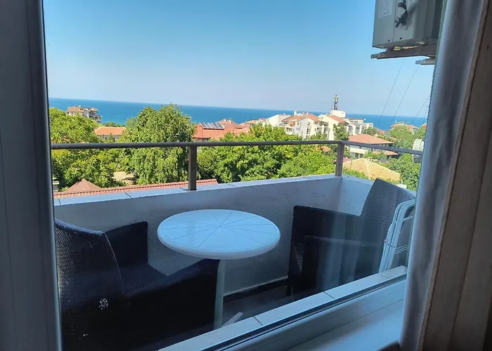 крин Konukevi Sinemoretz